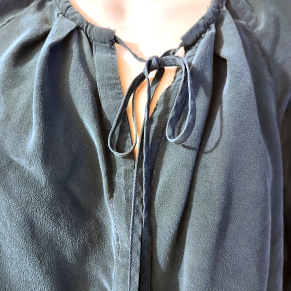 ARITZIA BABATON 100% SILK LONG SLEEVE BLOUSE TOP - Picture 2 of 8